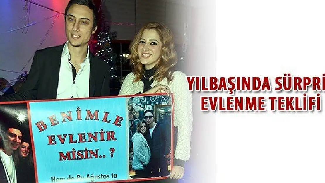 Yılın ilk saniyeleriyle birlikte evlenme teklifi etti