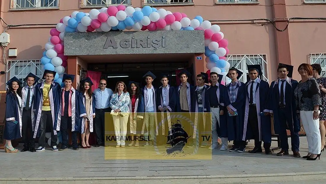 Karamürsel Anadolu Lisesi'nde Mezuniyet Coşkusu