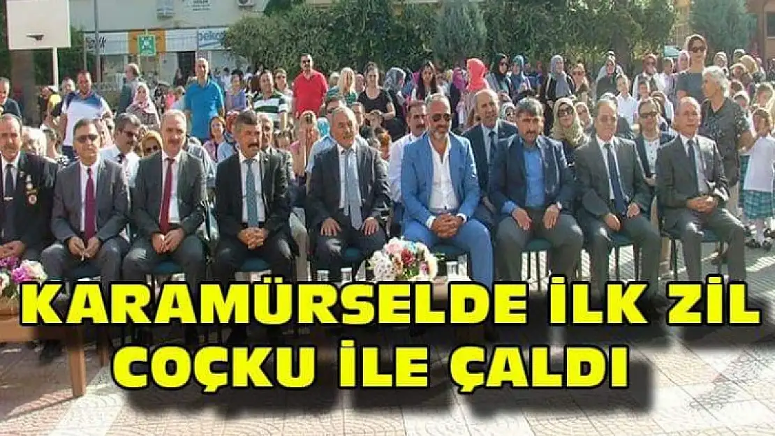 Milli Eğitim anıta çelenk koydu. İlçede ilk ders zili çaldı.