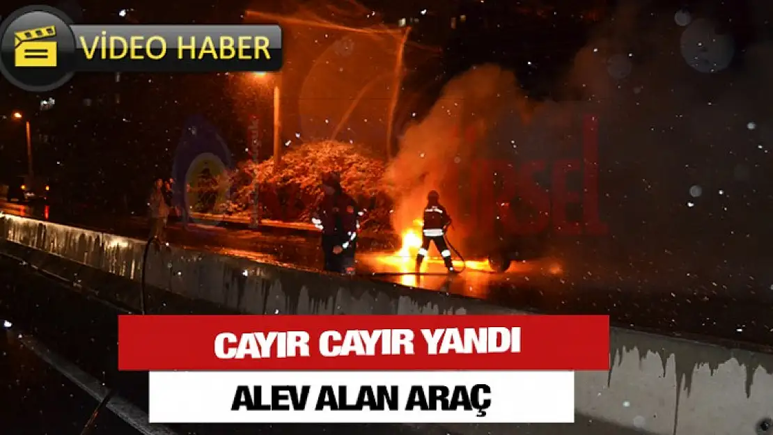 Karamürsel'de Alev Alan Araç cayır cayır Yanıyor