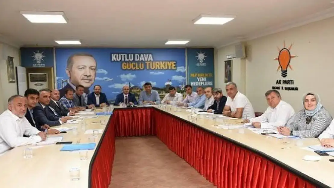 Karamürsel AK Parti yönetimi 20 ye çekildi