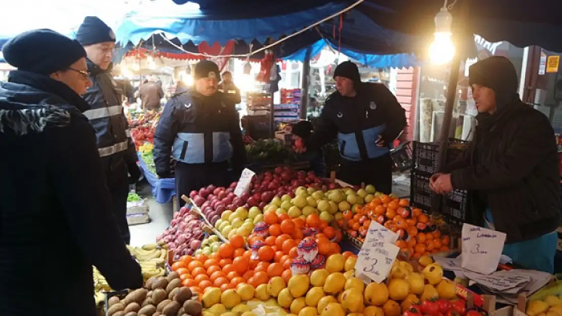 Zabıta salı ve cuma  pazarlarını  denetledi