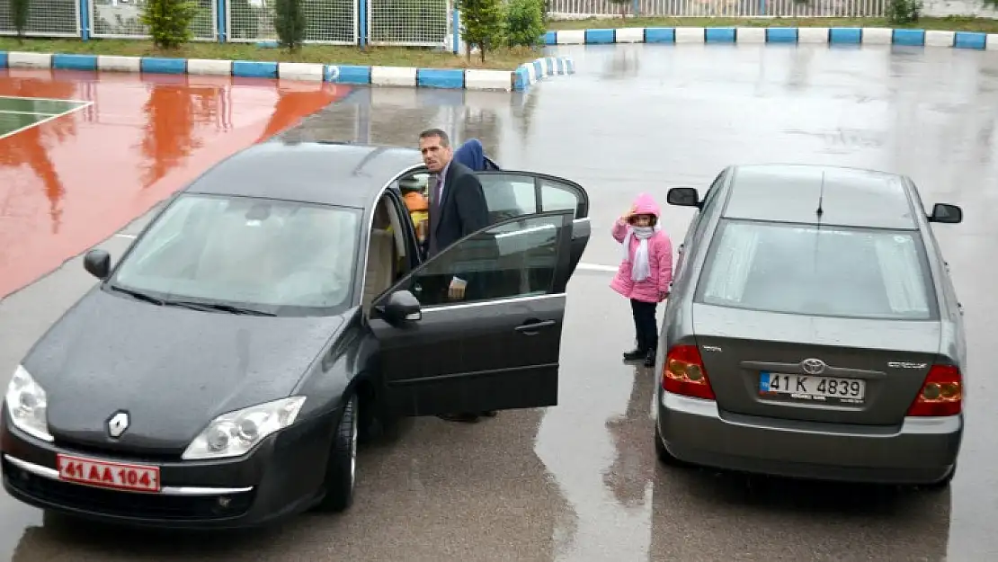 Karamürsel Kaymakamı Ahmet Narinoğlu'ndan Örnek Davranış