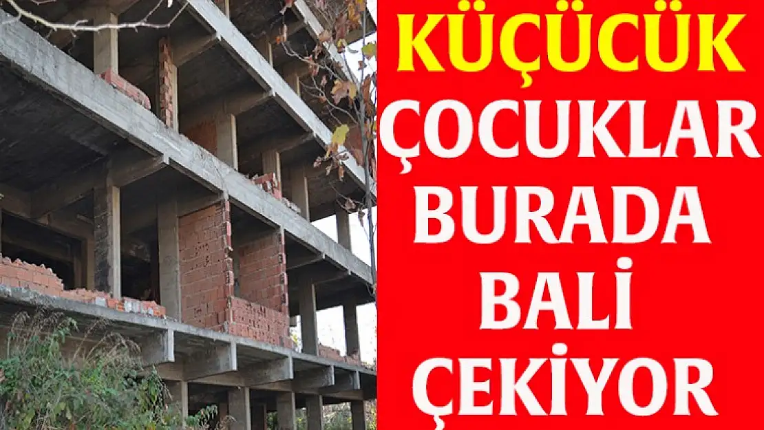 Küçücük çocuklar burada bali çekiyorlar