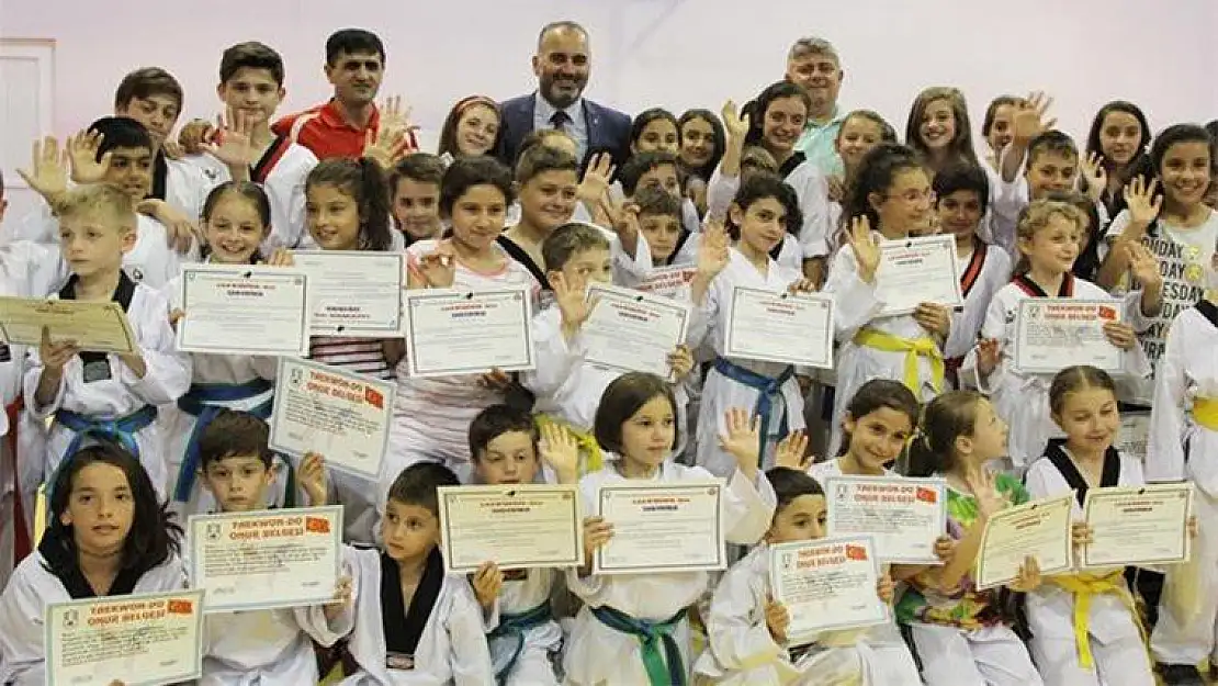 Karamürsel'de Türkiye Taekwondo Federasyonu Kuşak İmtihanı Yapıldı