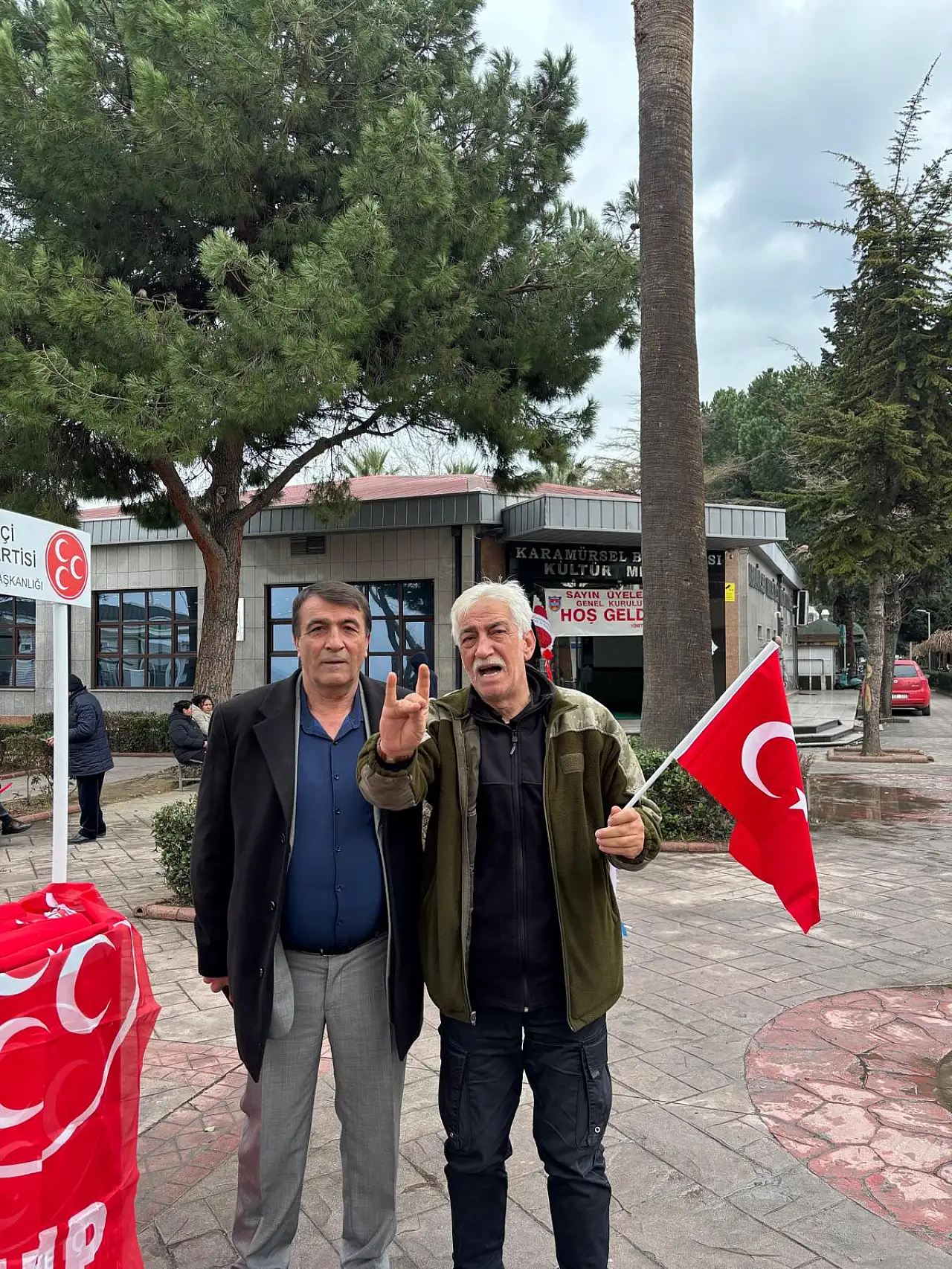 Karamürsel MHP ve Ülkü Ocakları'ndan Ortak Bayrak Mesajı