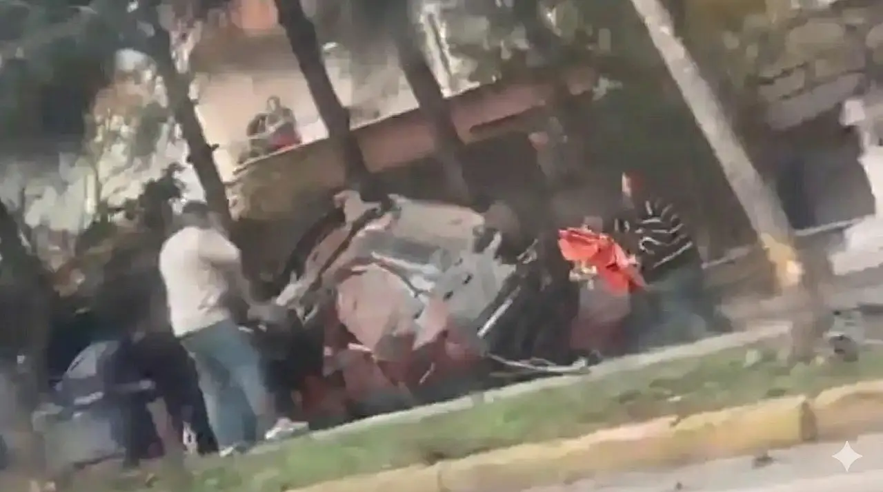 Karamürsel'de Trafik Kazası: Araçta 1 kişi Sıkıştı