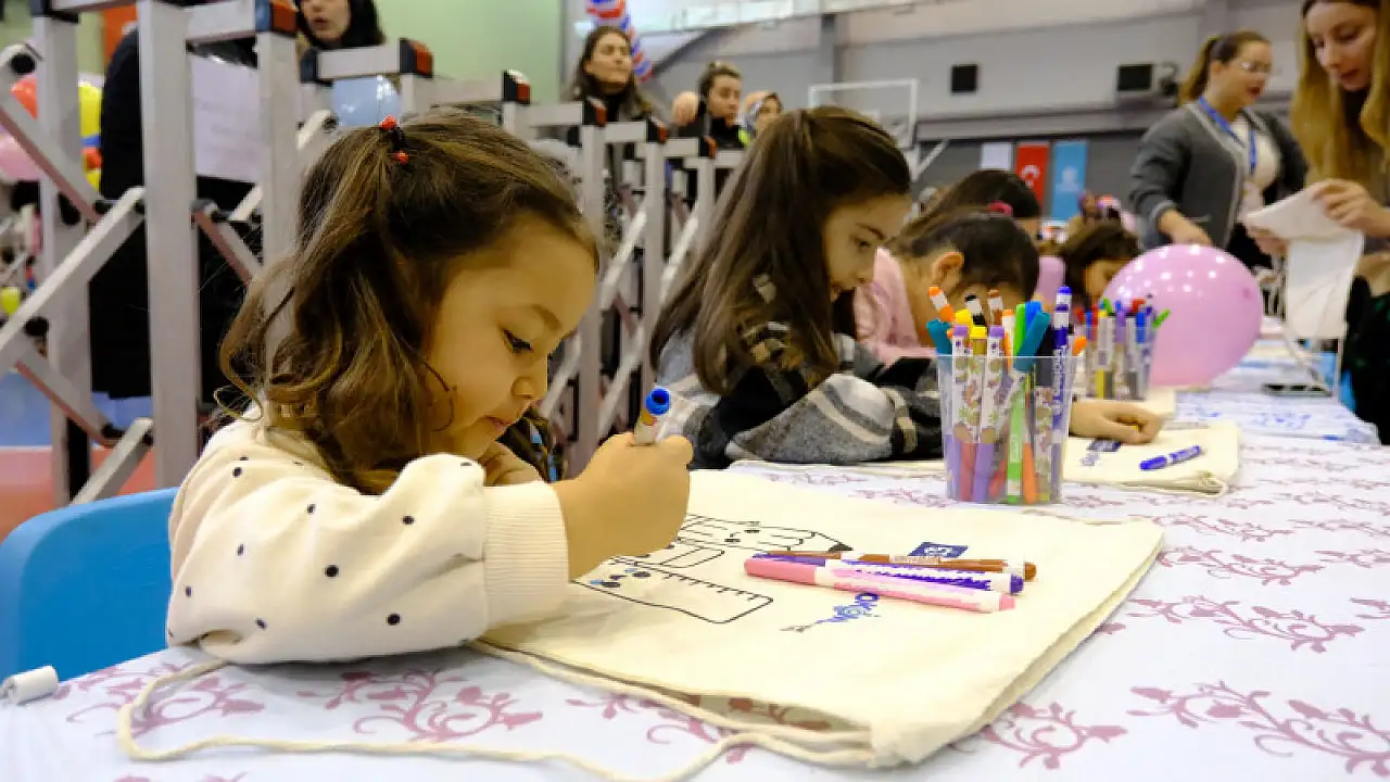 Karamürsel'de Yarıyıl Neşesi: 'Okula Bi' Mola'
