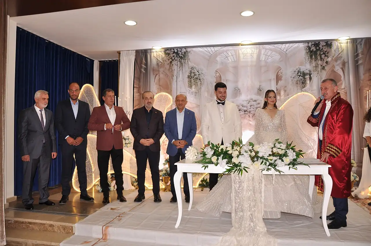 Siyaset ve İş Dünyası Karamürsel'de Buluştu