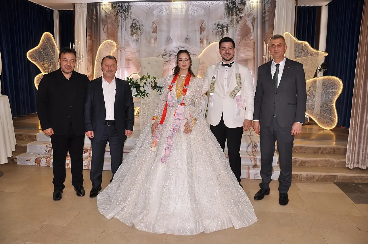 Siyaset ve İş Dünyası Karamürsel'de Buluştu
