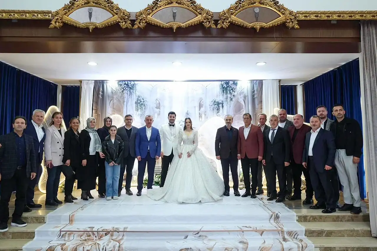 Siyaset ve İş Dünyası Karamürsel'de Buluştu