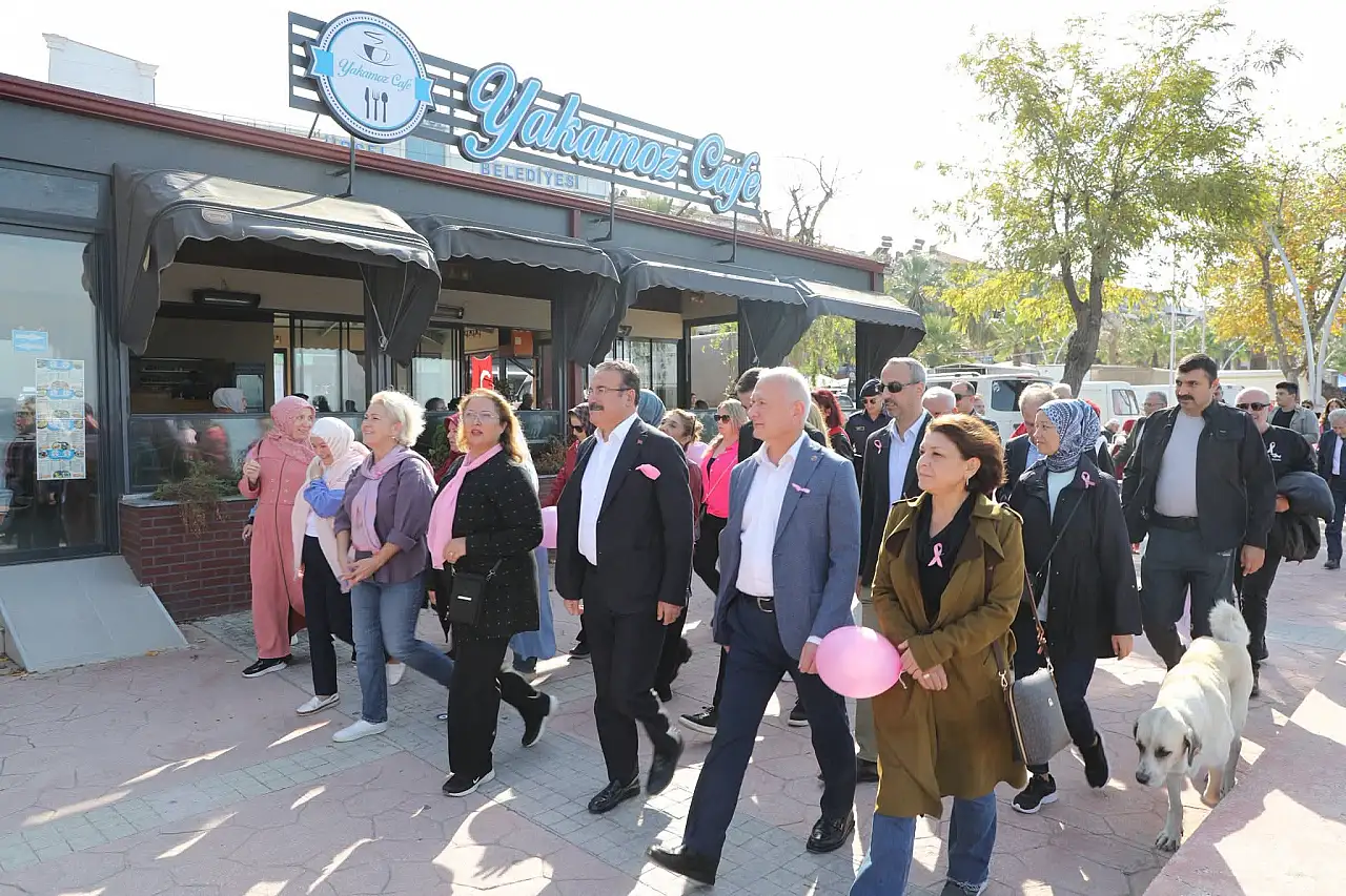 Karamürsel'de Meme Kanseri Farkındalık Yürüyüşü