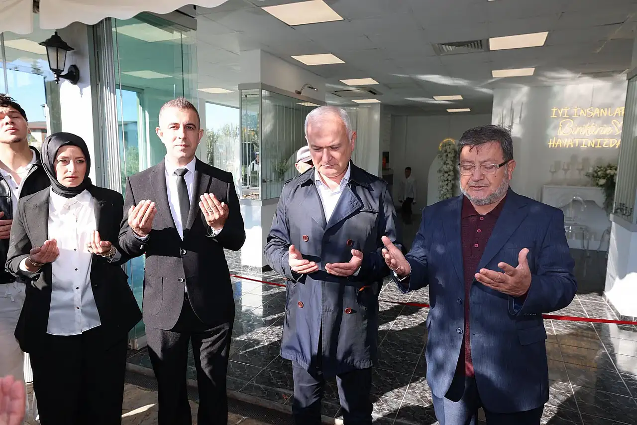 DENİZ DAVET EVİ, DÜĞÜN VE NİŞANLARA YENİ BİR SOLUK GETİRDİ!