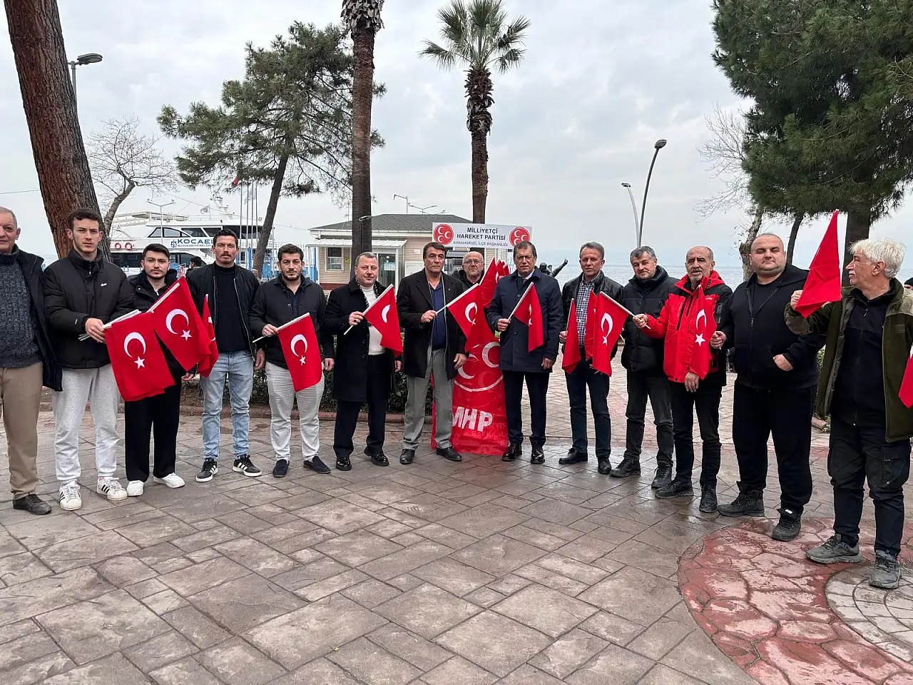 Karamürsel MHP ve Ülkü Ocakları'ndan Ortak Bayrak Mesajı
