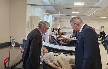 Başkan, zehirlenen öğrencileri yalnız bırakmadı