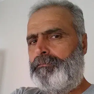 GÜLER MİSİN AĞLAR MISIN?