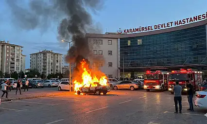 Devlet Hastanesi Otoparkında Yangın Paniği!