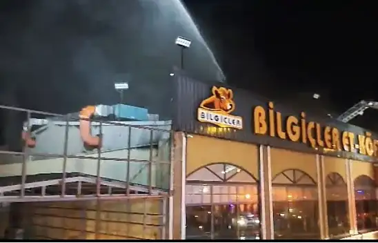 Bilgiçler restoranda yangın çıktı!