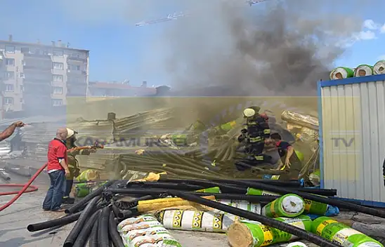 Karamürsel Kent Meydanı Alev Alev Yandı