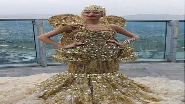 Dünyanın en pahalı gelinliği alıcısını beklıyor