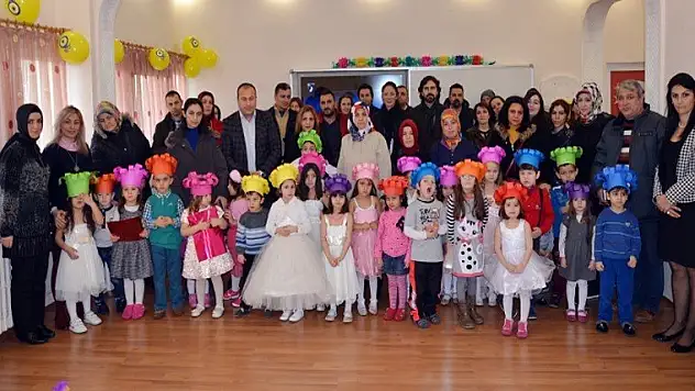 Karamürsel de Miniklerin Karne  Sevinci