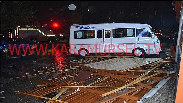 Karamürsel'de Çatı Bir Kişinin Üstüne Uçtu     ( Video )