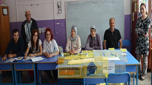 Karamürsel'de oy verme işlemi sabah erken saatlerinde başladı.