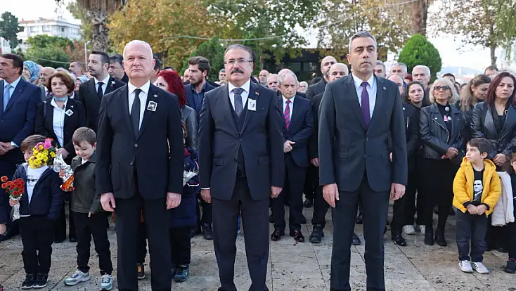 Atatürk Karamürsel'de Saygı, Minnet ve Özlemle…