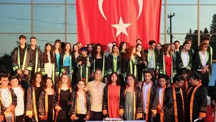 Birey Kolejinden muhteşem mezuniyet