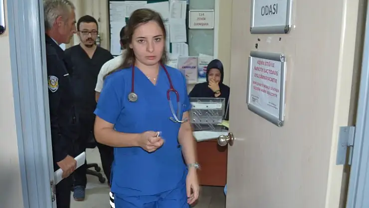 Karamürsel'de hasta yakını doktor ve sağlık çalışanlarını darp etti