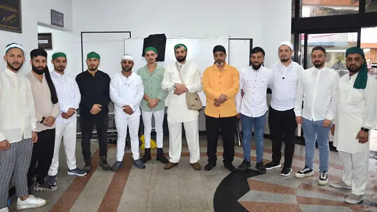 Karamürsel'de 15 Roman Vatandaş Umreye Uğurlandı