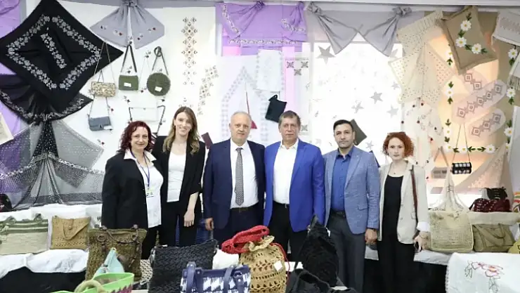 KARMEK yıl sonu sergisi büyük ilgi gördü