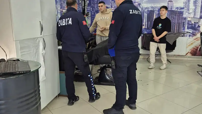 ALTINOVA'DA BERBER SALONLARI DENETLENDİ